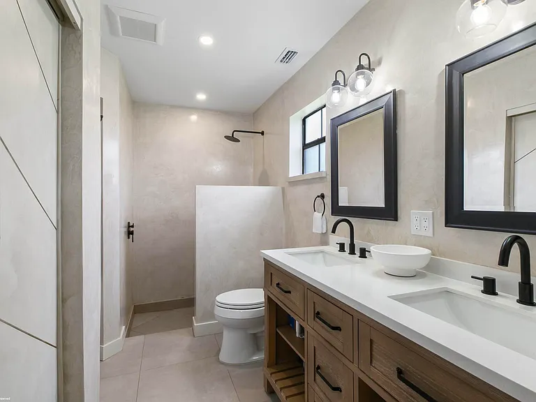 13504 Fountain View Blvd — Photo 16