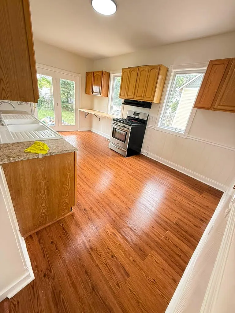 3 bed, 1300 sqft, $1,595 — Photo 2