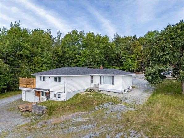 96 Old Coach Rd, Quispamsis, NB E2E 3V7