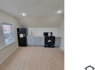 904 S 16th St FLOOR 3, Newark, NJ 07108
