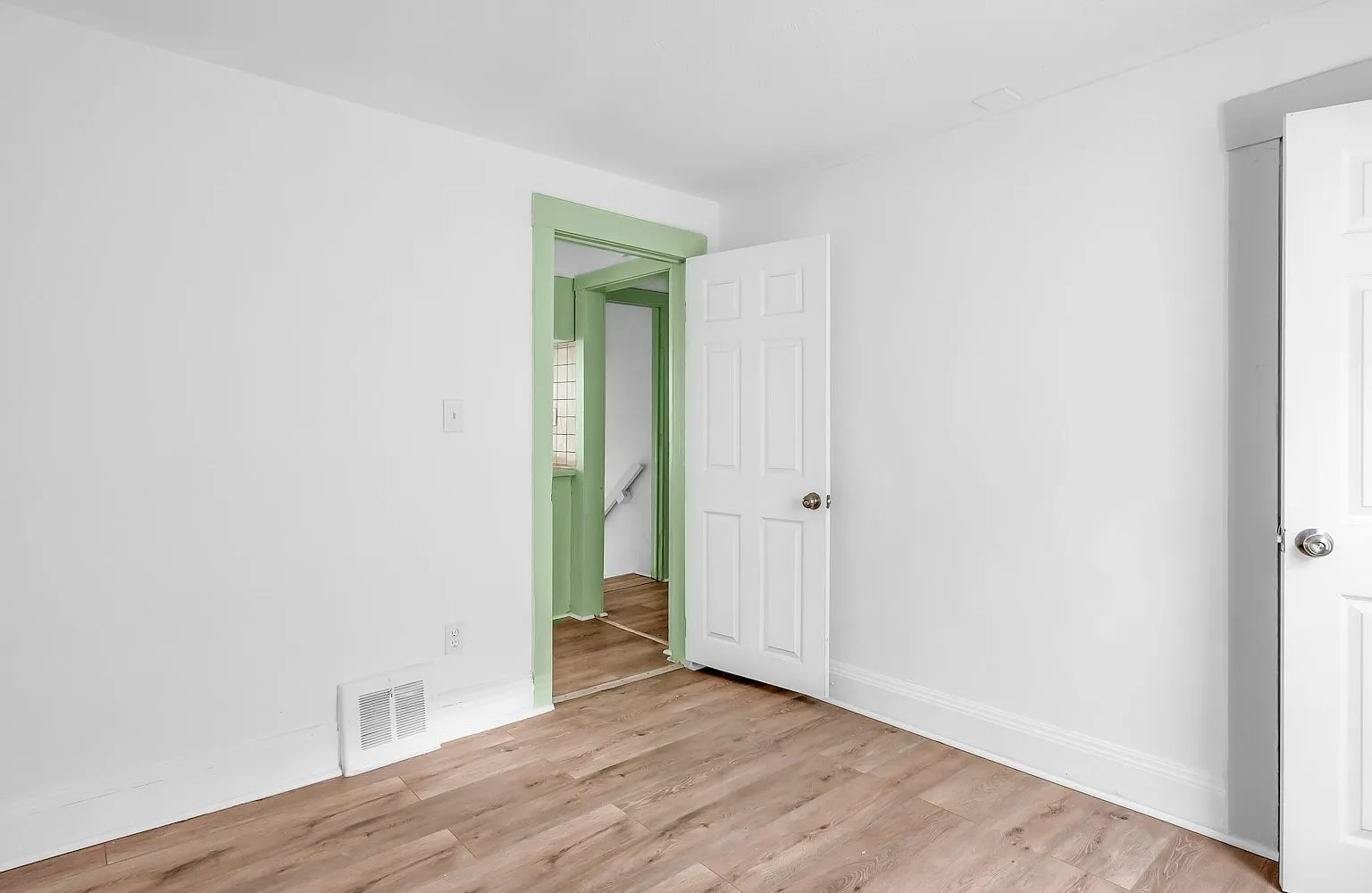 509 East 143rd Street, Unit Unit B — Photo 3