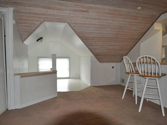 5th image of 999 N Main St APT 3