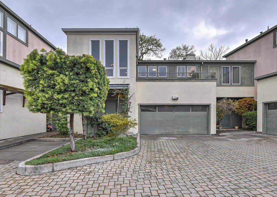 1st image of 470 Jacobs Ct