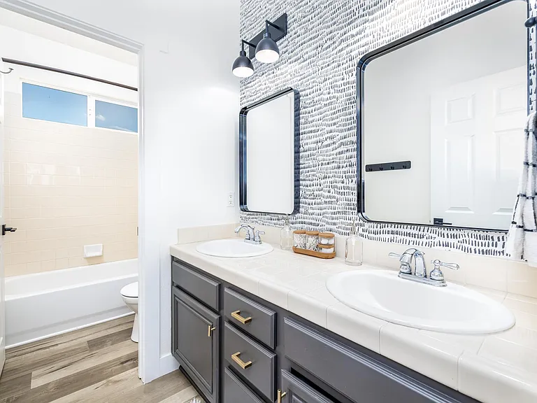 28080 Hayward Dr — Photo 14