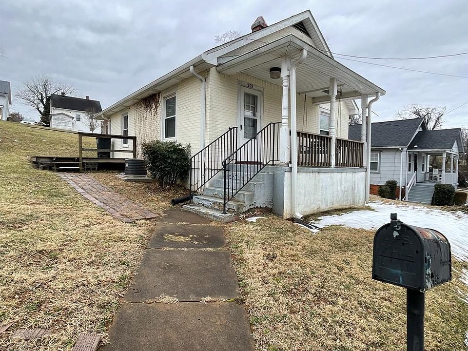 1st image of 209 Amelia St
