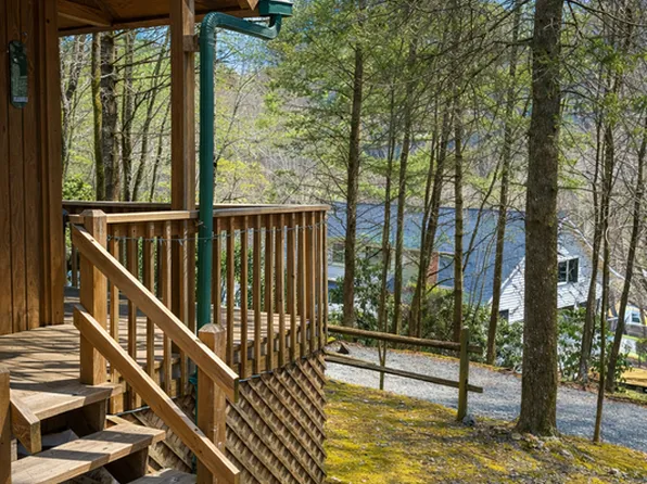 159 Creekstone Dr, Banner Elk, NC 28604