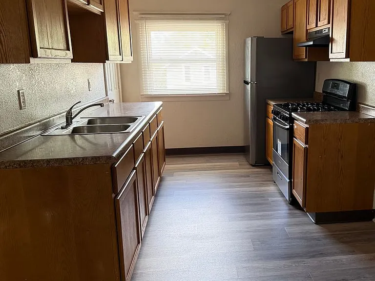 107 W Wilkins St — Photo 3