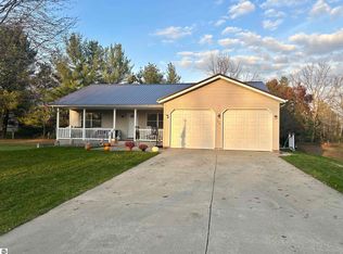 106 Lantern Hill Dr, Mount Pleasant, MI 48858