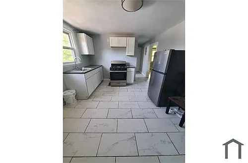 9 Mooney Pl Photo 1