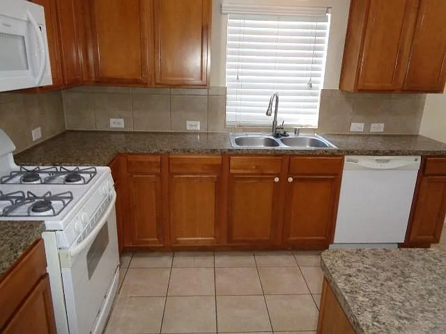 30034 Saw Oaks Dr — Photo 6