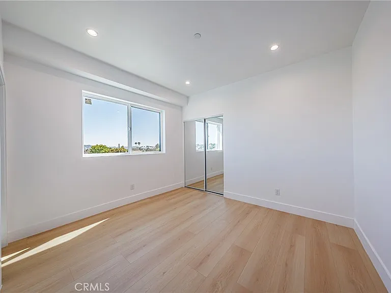 1332 S Longwood Ave #1 — Photo 42