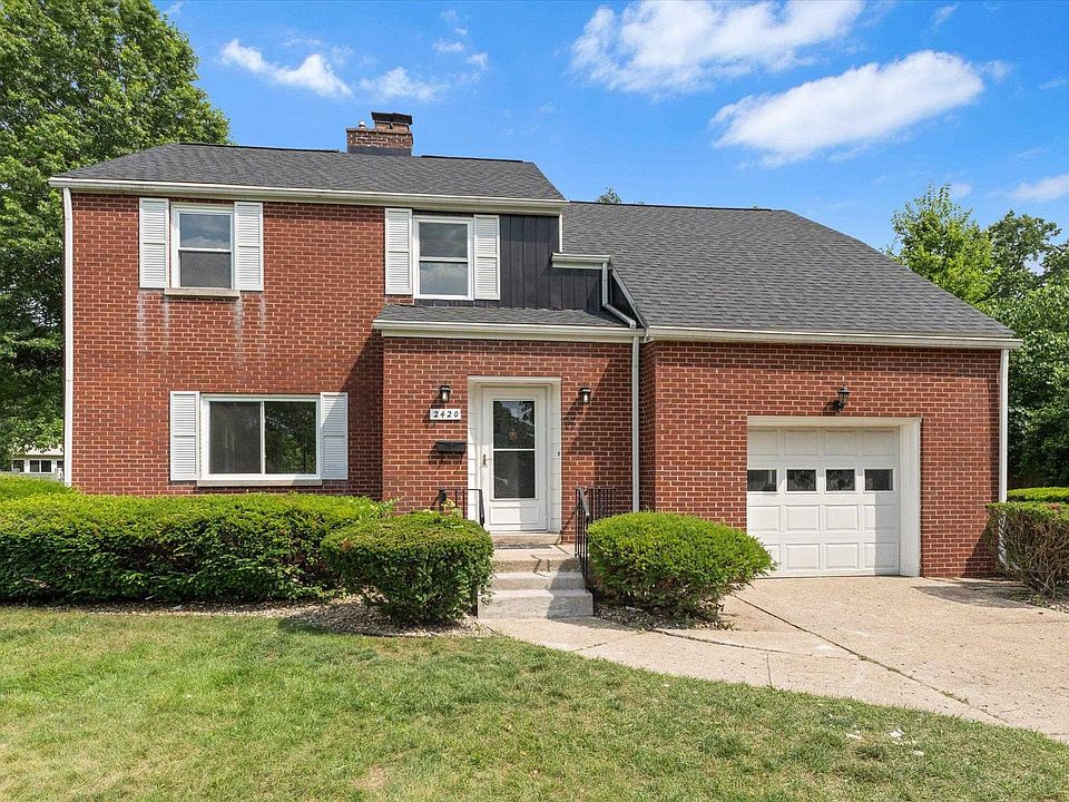 1st image of 2420 S Twyckenham Dr