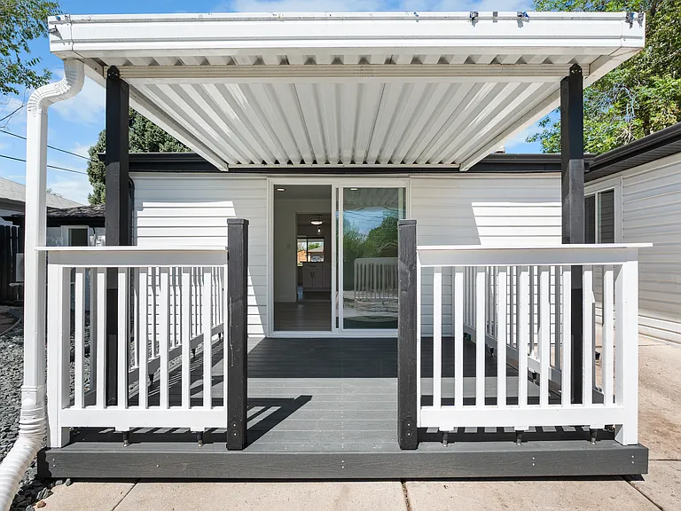 2640 Oneida St — Photo 22