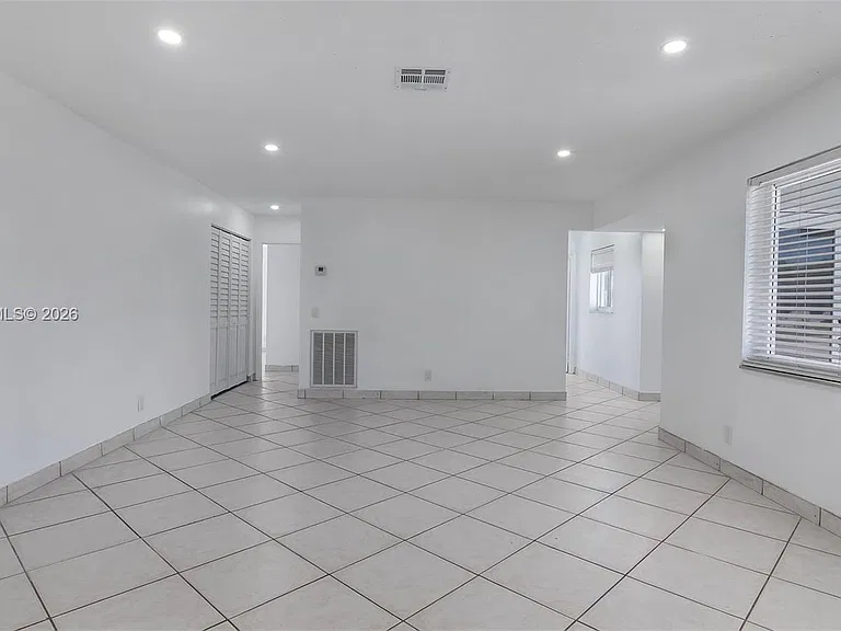9741 NW 5th St — Photo 5