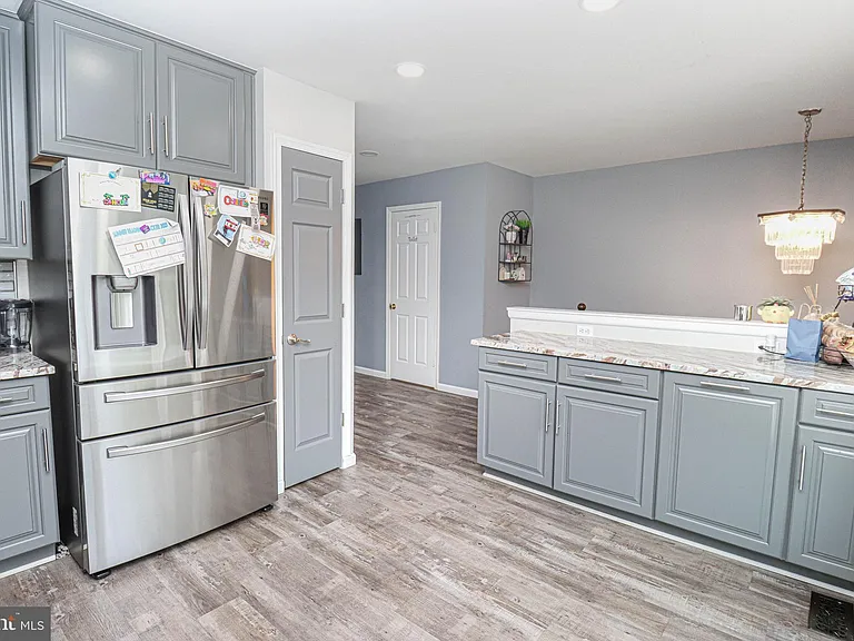 2426 Vineyard Ln — Photo 5