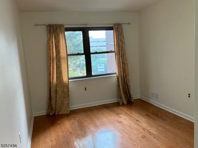 144-B Beverly Hill Ter — Photo 10