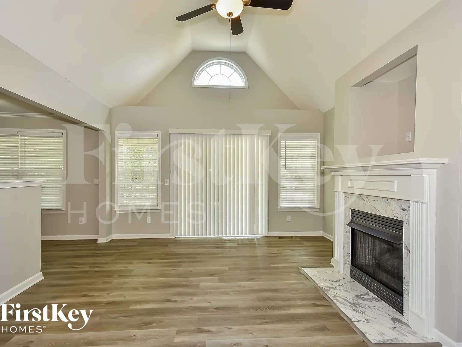 3 bed, 2.0 bath, 1949 sqft, $2,465 — Photo 3