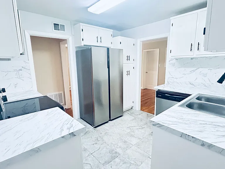 910 Saint Catherine Dr — Photo 6