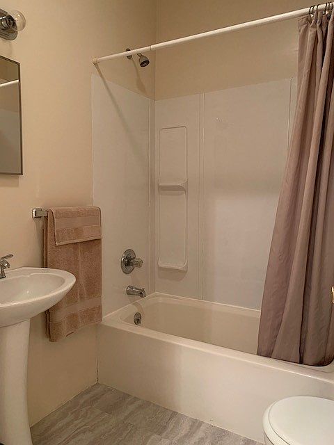 2nd image of 229 W Dauphin St Floor 1