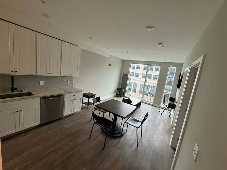 1310 N Broad St — Photo 64