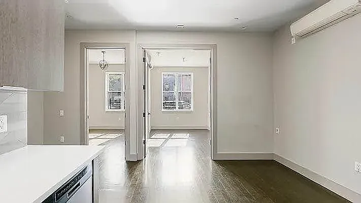 85 Stanhope St #1A — Photo 6