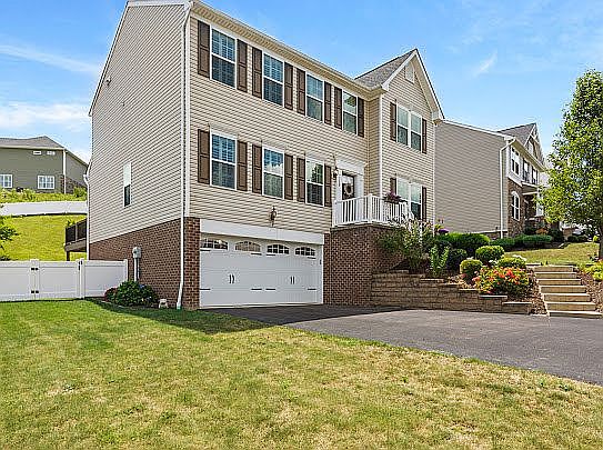 2nd image of 130 Buckingham Dr
