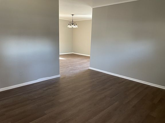 2nd image of 549 E Fort Worth Dr S