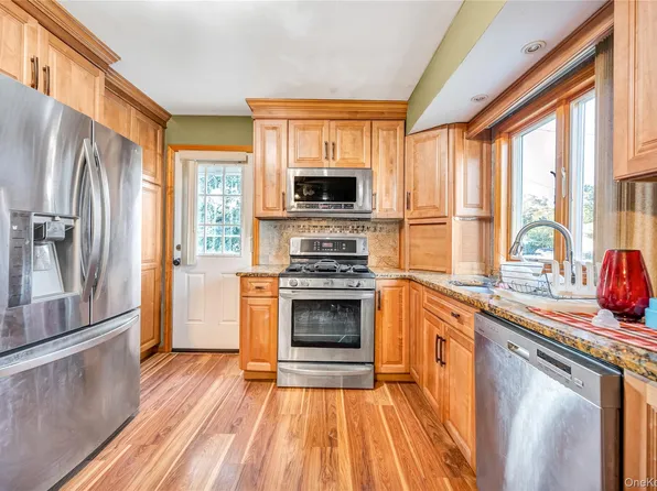 1614 Brightshore Boulevard, Bay Shore, NY 11706