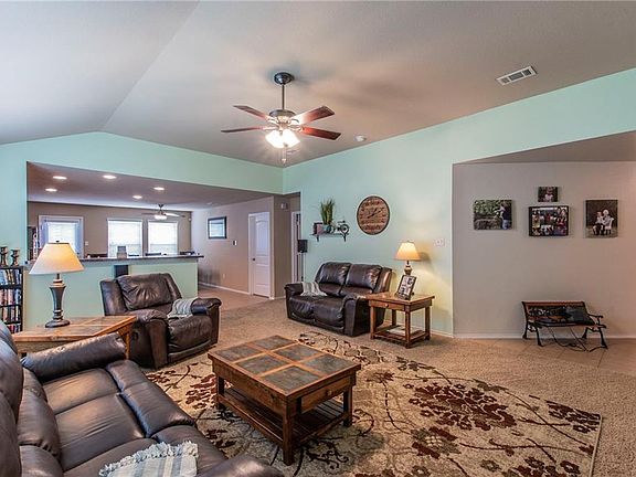 4th image of 1405 Feather Crest Dr