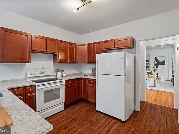 4th image of 431 W Upsal St