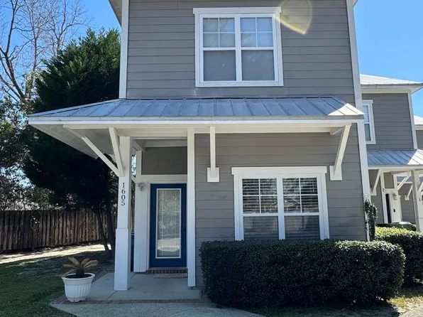 1605 Shoreline Pl, Wilmington, NC 28403
