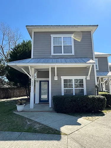 1605 Shoreline Pl Photo 1