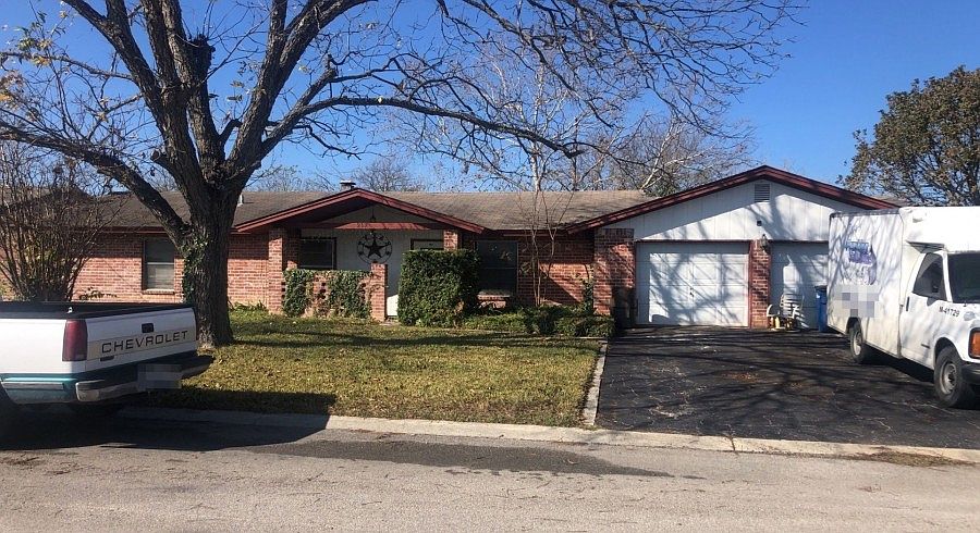 1st image of 217 Oelkers Dr