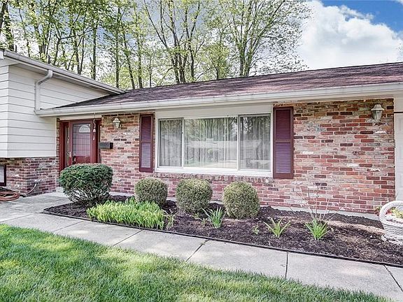 4th image of 2240 Westlawn Dr