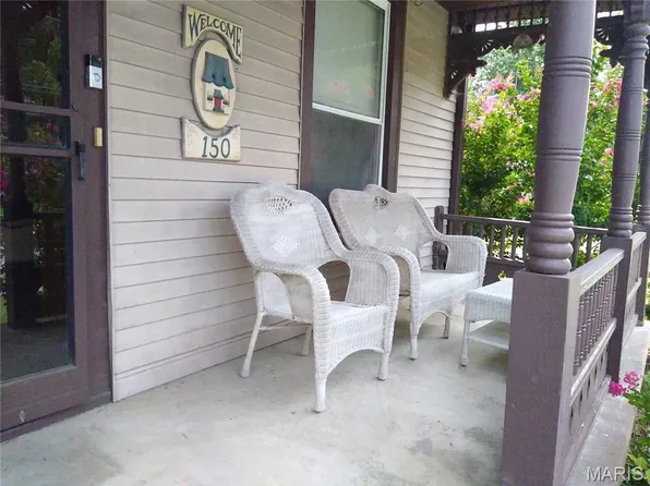 150 W 2nd St, Sparta, IL 62286