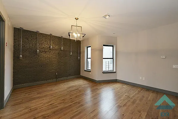 Rented by EXR | media 12