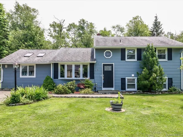 22 Woodview Drive, Brookfield, CT 06804