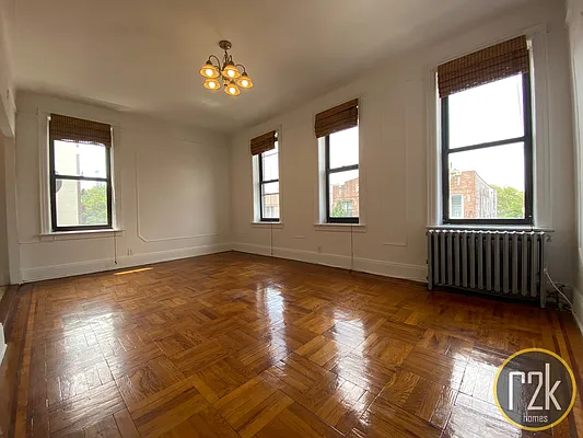 Rented by Realty 2000 Corp | media 11