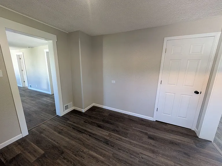 1922 E Bowman St — Photo 10