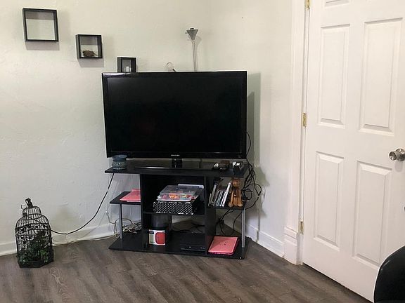 3rd image of 711 E Yandell Dr #711