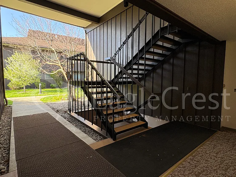 364 Catherine St #M1 — Photo 7