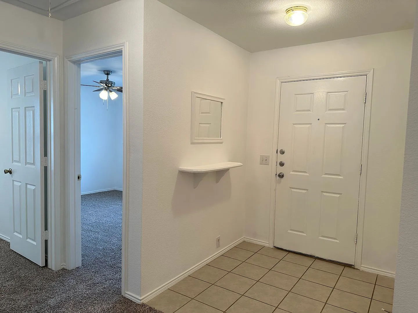 Move in ready! 3 Bedroom 2 Bath with a study in Eagle MT-Saginaw ISD — Photo 4