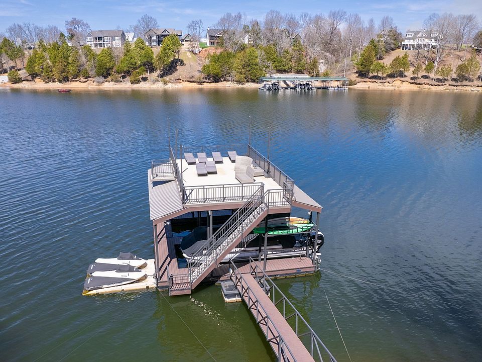 1st image of 20 W Rockcrest Cir