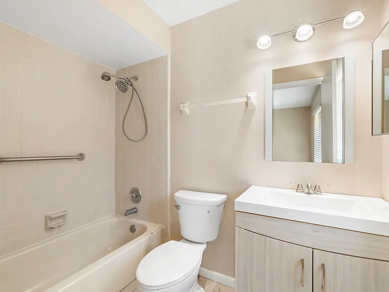 314 Douglas Way #314 — Photo 10