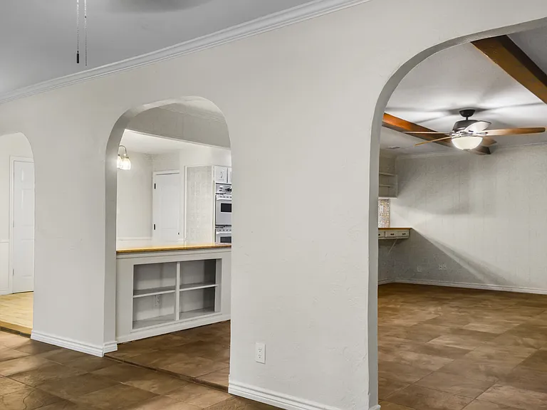 613 Overland Trl — Photo 28