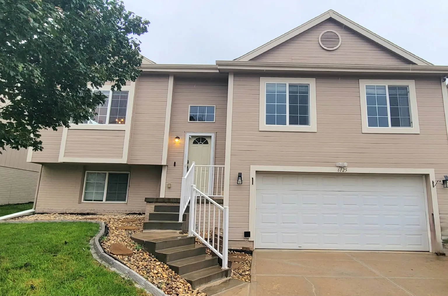 3 bed, 1636 sqft, $2,100 — Photo 1