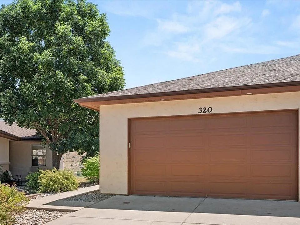 320 Castle Ridge Dr