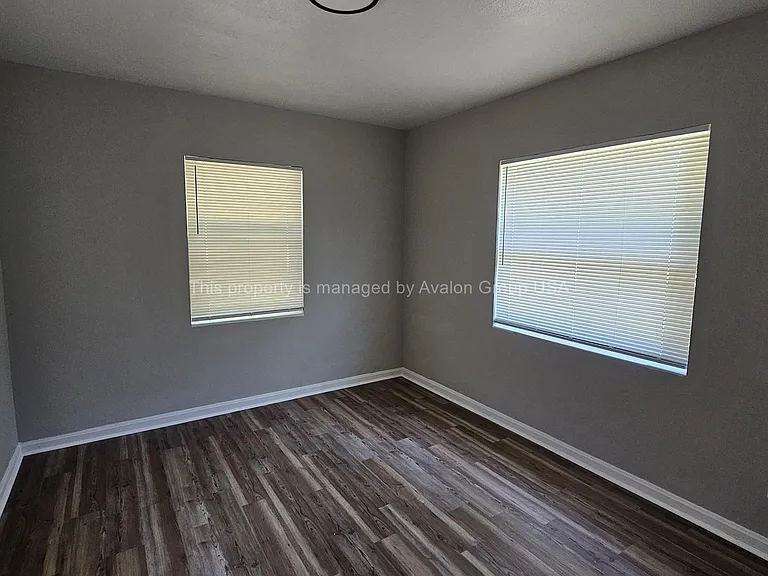 5474 N River Rd — Photo 10