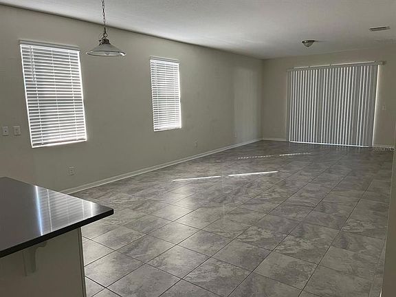 4th image of 2710 Creekmore Ct