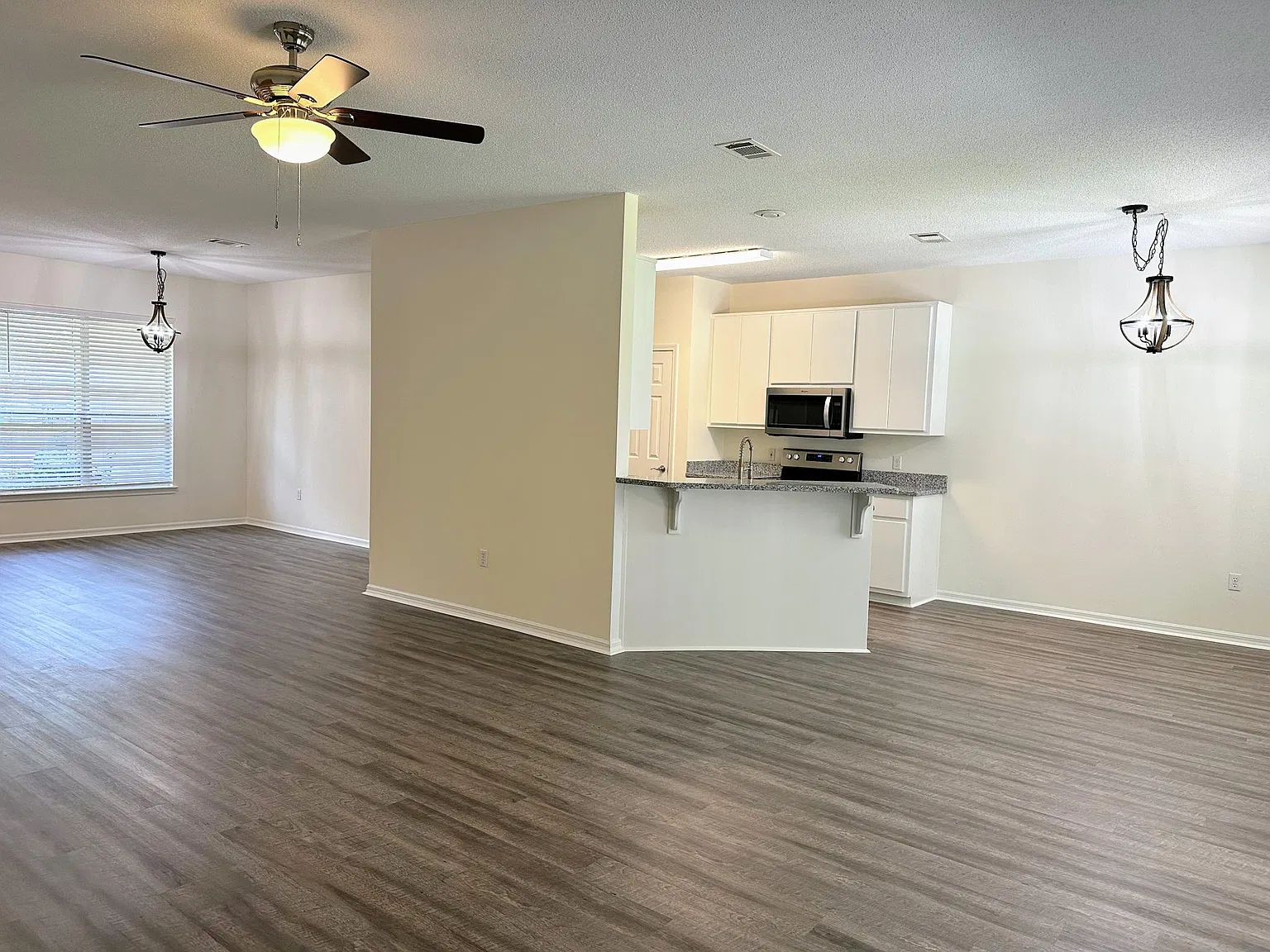 3 bed, 1694 sqft, $3,200 — Photo 3